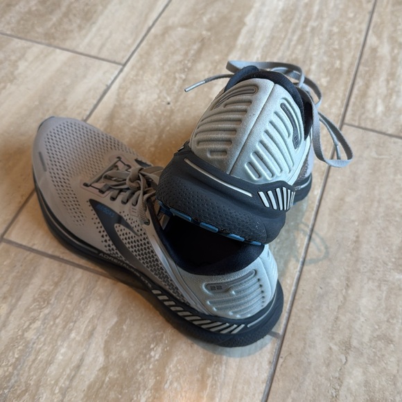 Brooks Adrenaline GTS 22 - Picture 5 of 9